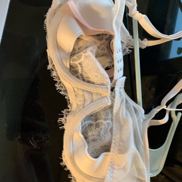 victorias secret lace brallete - Picture 5 of 5